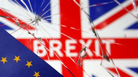 UK and EU formally adopt new Brexit Windsor Framework deal